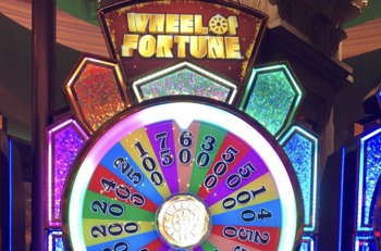 Spiny i koło fortuny w promocji kasyna BetOnRed
